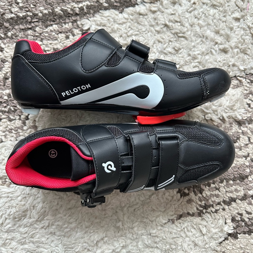 EUC Peloton Cycling Shoes - Size 43 (men’s size 10 and women’s size 12) - Picture 2 of 4